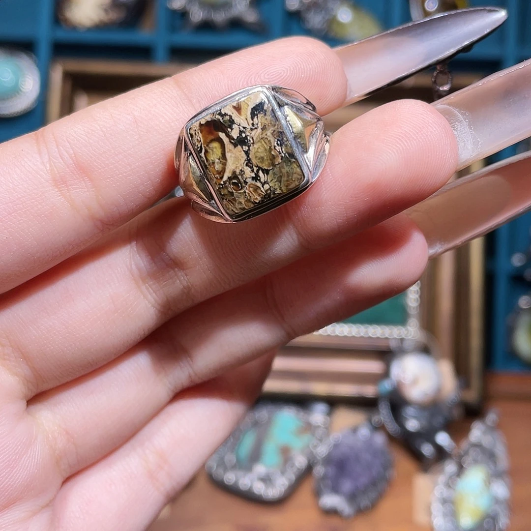 狐****琥珀银S925镶嵌戒指