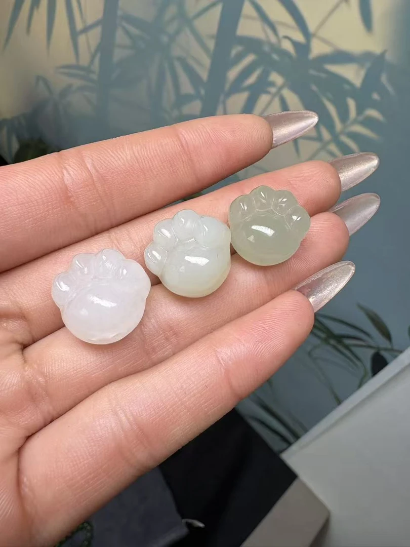 和田玉萌猫爪挂件吊坠