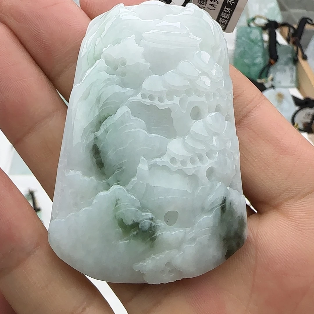 溪***山翡翠未镶嵌颈饰翡翠