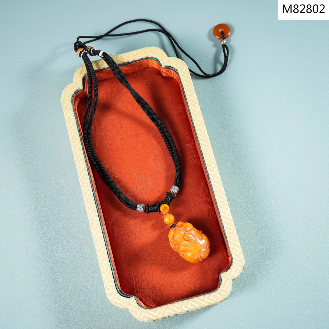 【老掌柜讲珠宝】蜜蜡老蜡貔貅吊坠 M82802