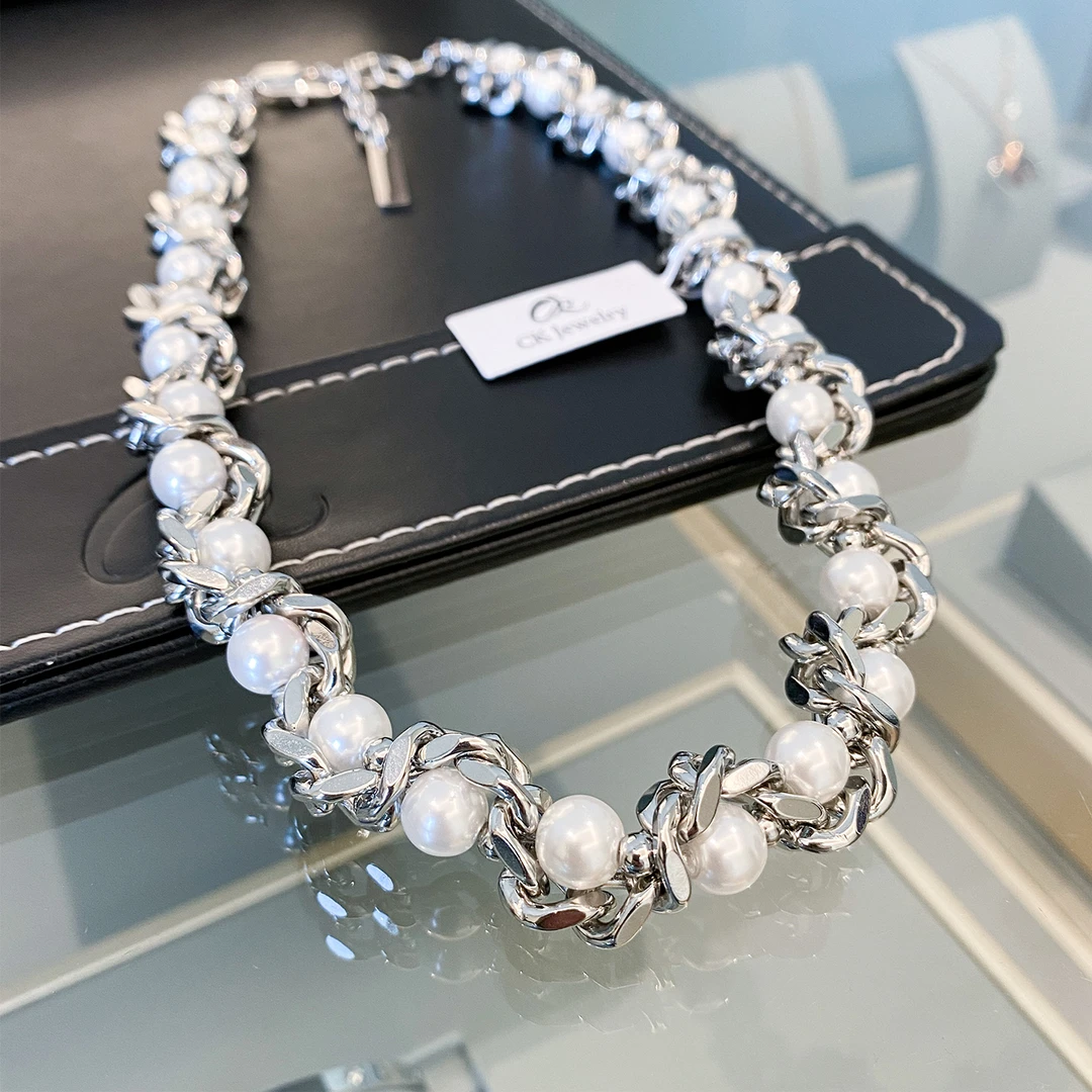 CK 钛钢仿珍珠项链 古巴扁链缠绕贝珠轻奢小众男女项链情侣礼物