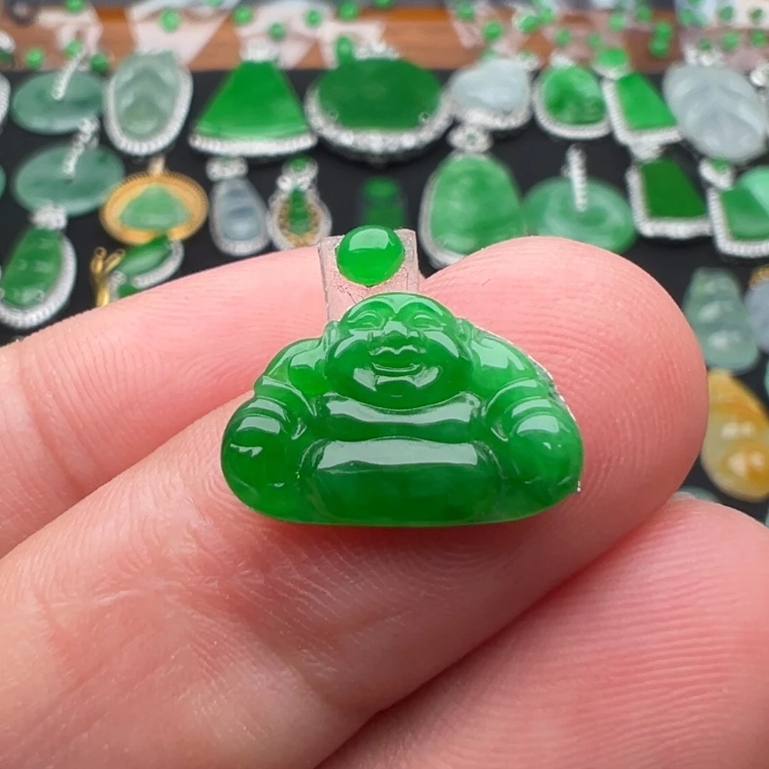 翡翠未镶嵌颈饰佛10.2