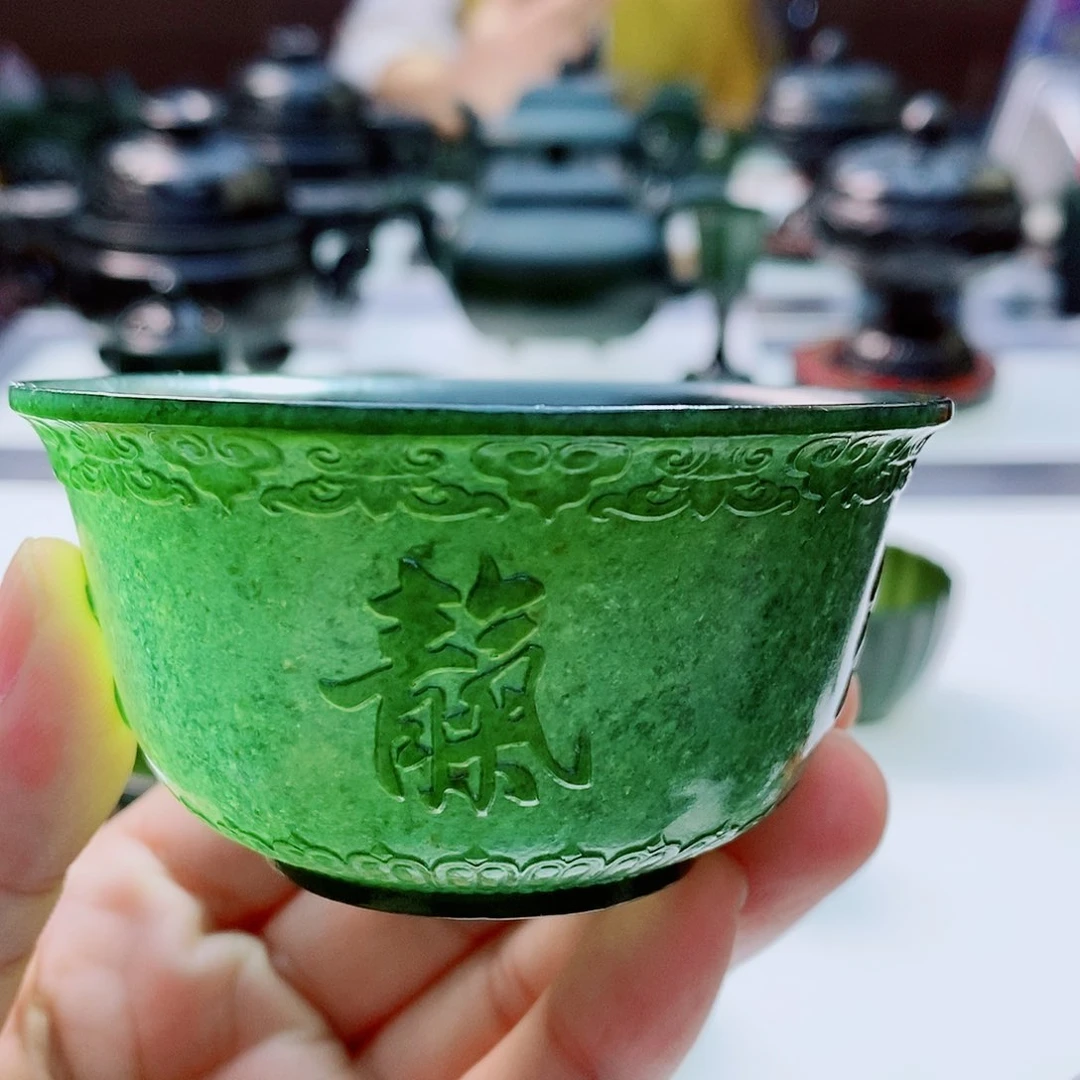 未镶嵌和田玉（青玉）摆件
