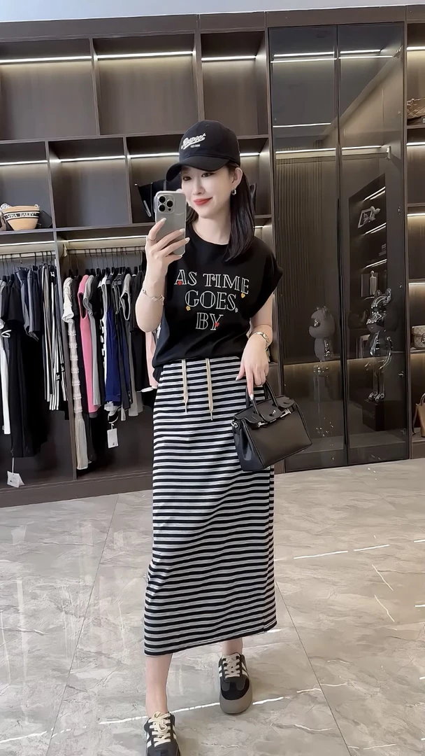 休闲套装女2025夏季时尚字母刺绣短袖T恤+条纹半身裙潮