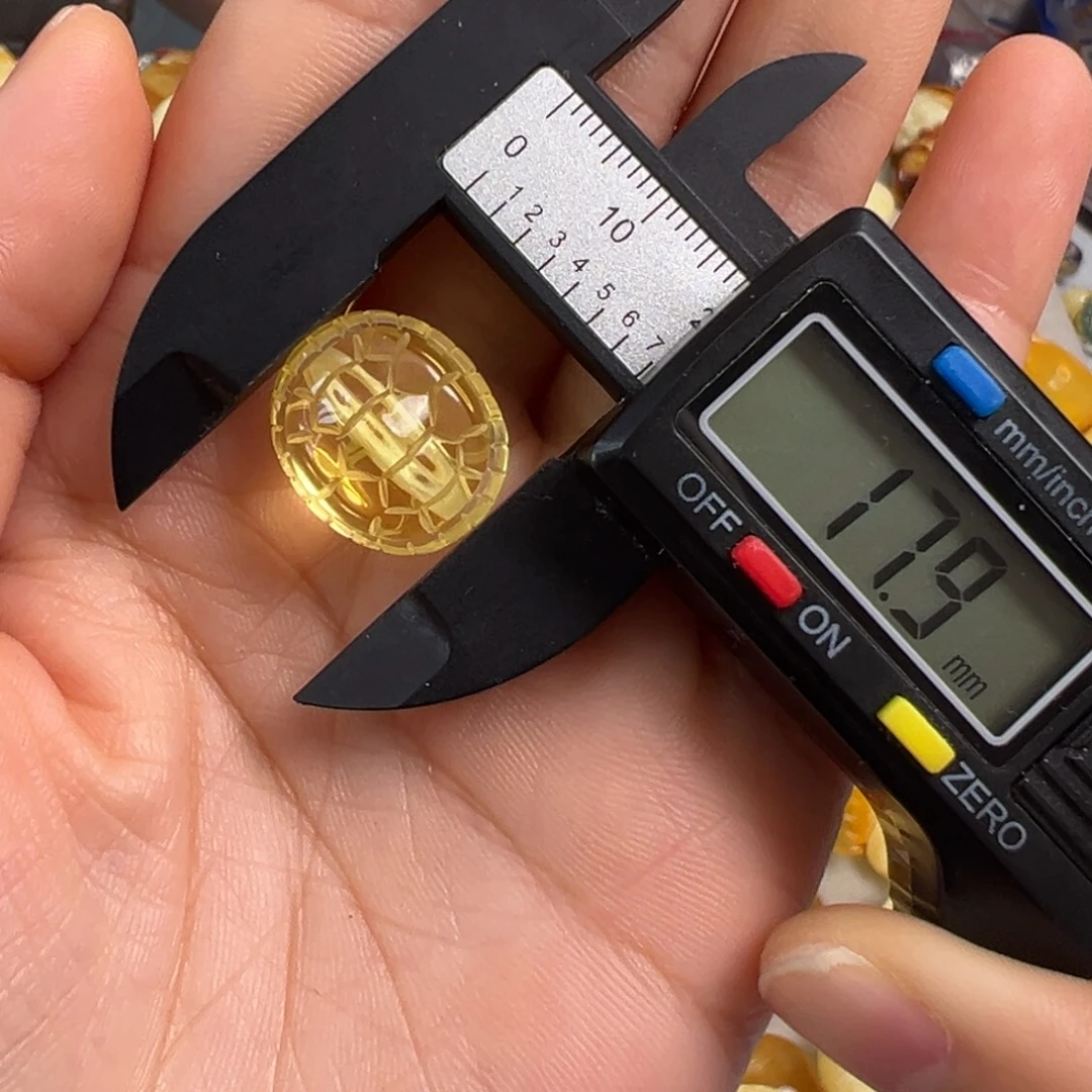 琥珀未镶嵌裸石琥珀