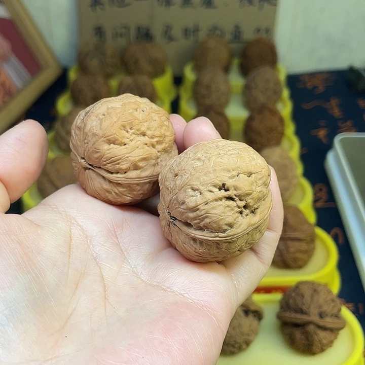 文玩核桃把件45、胖蛙蛙38