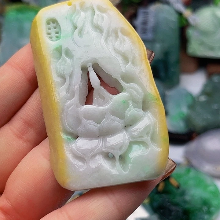 翡翠未镶嵌颈饰挂件