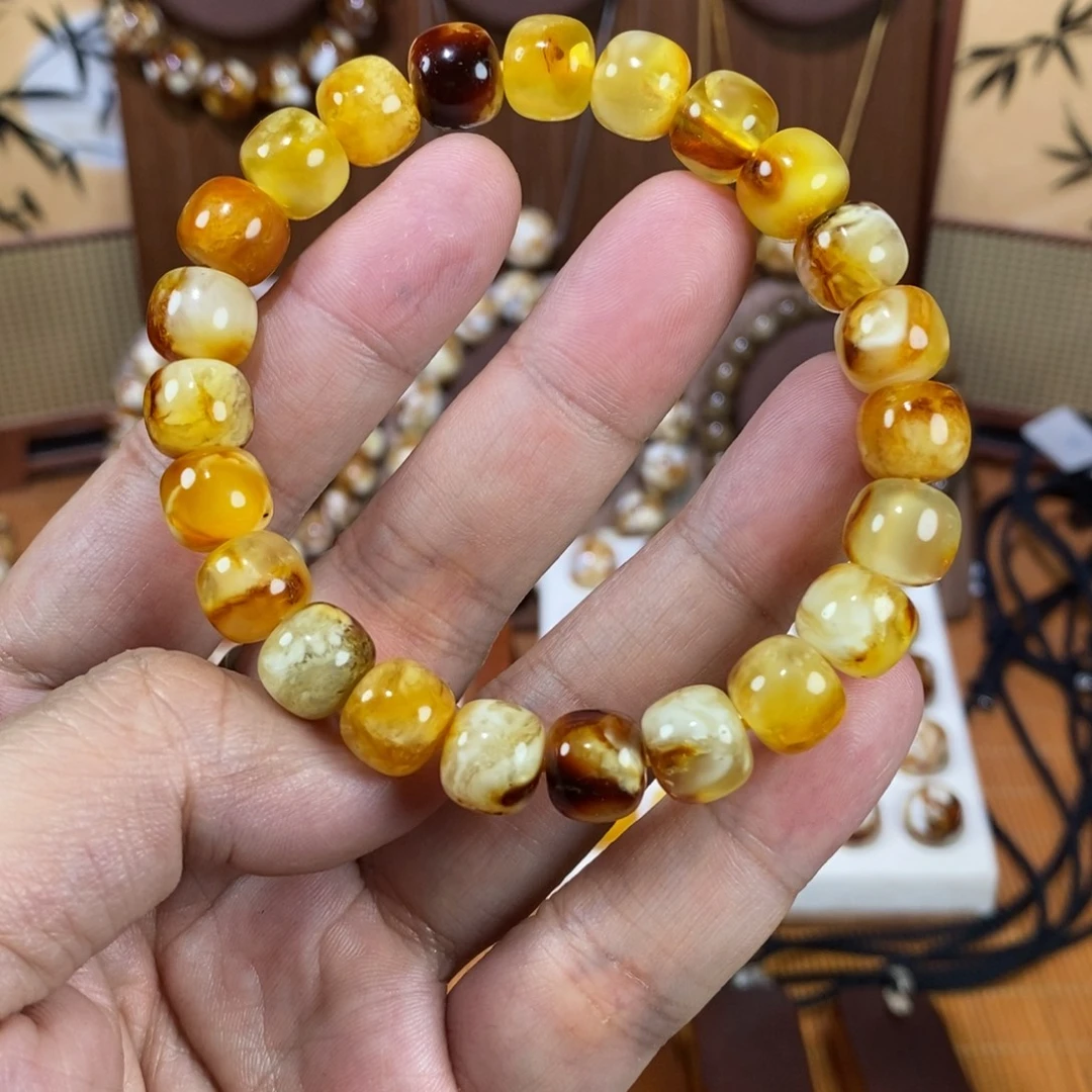 10沁色精工老型手串一条