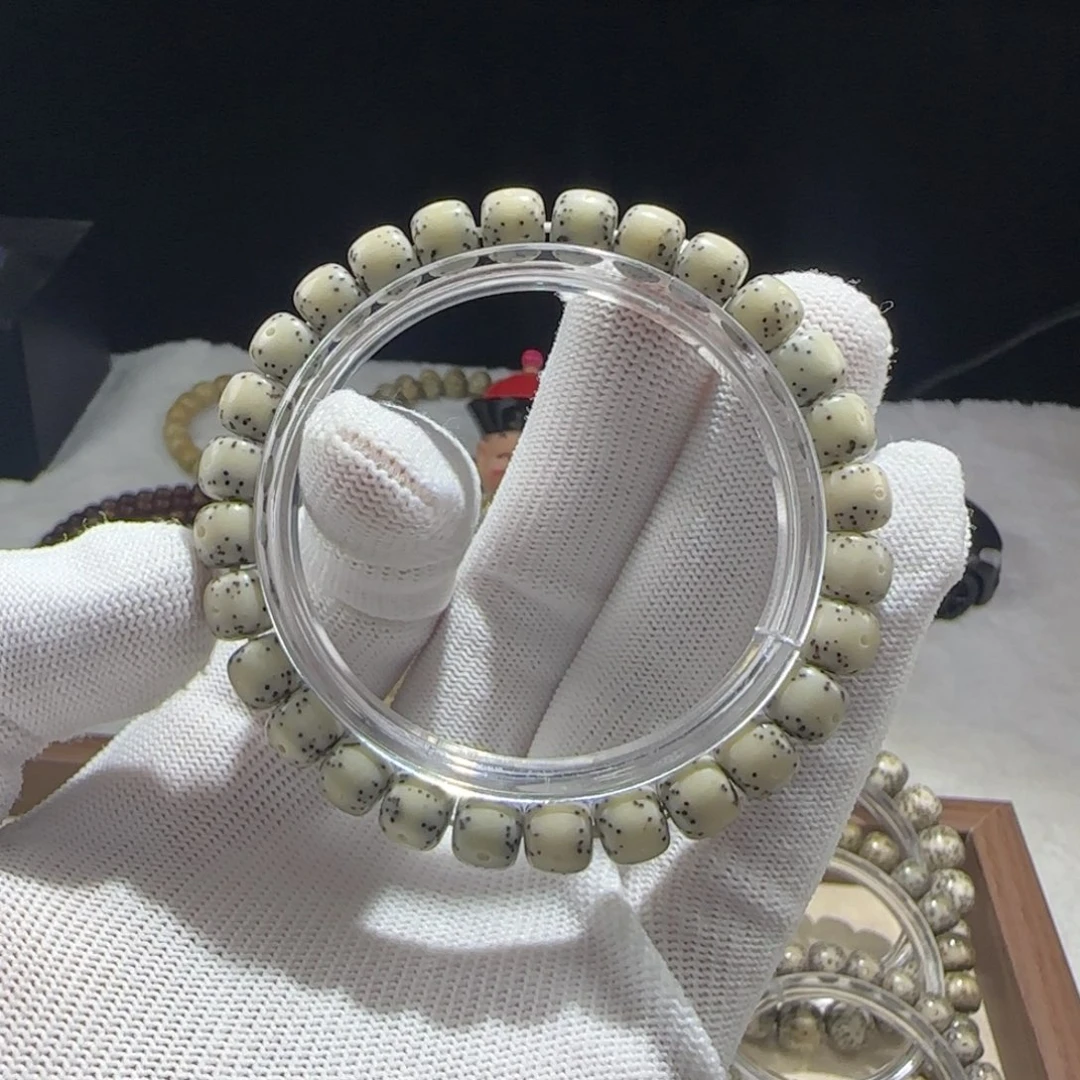 星月菩提吊坠川**妹87贯穿月留白
