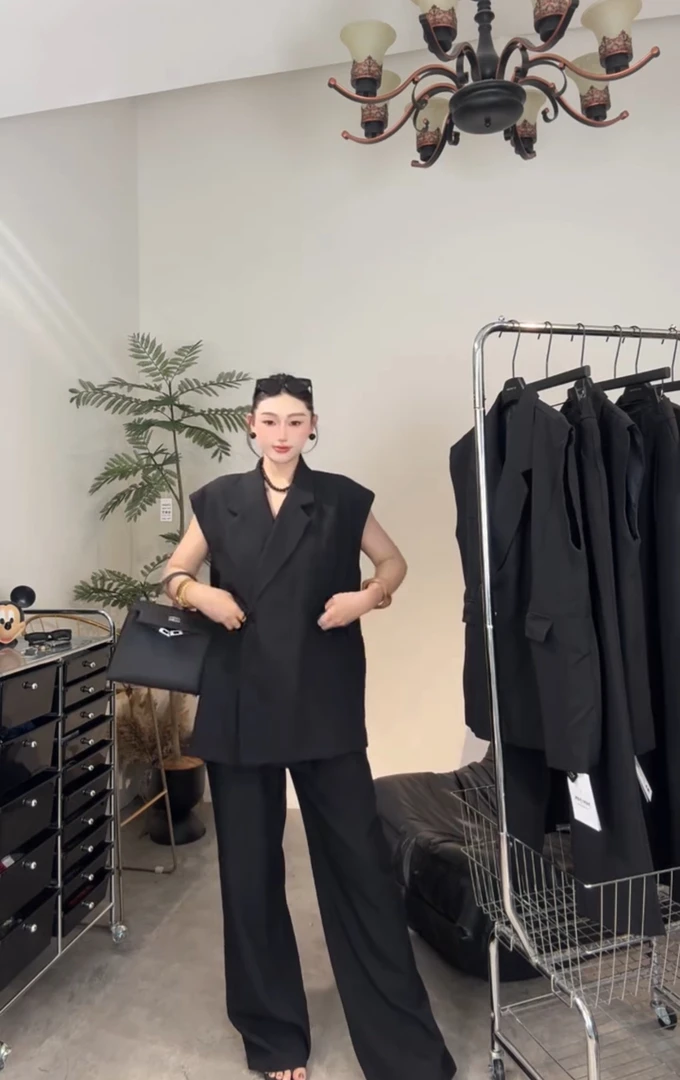 早春新款大气女人西服马甲+裤子套装 欧货时尚