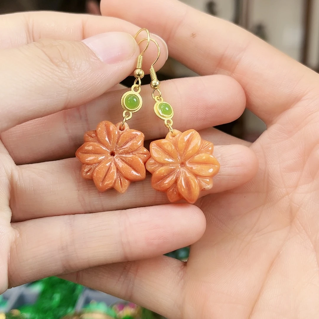 翡翠颈饰未镶嵌耳饰