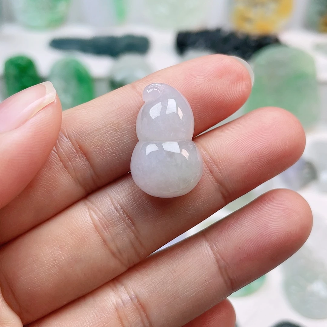 翡翠颈饰未镶嵌葫芦