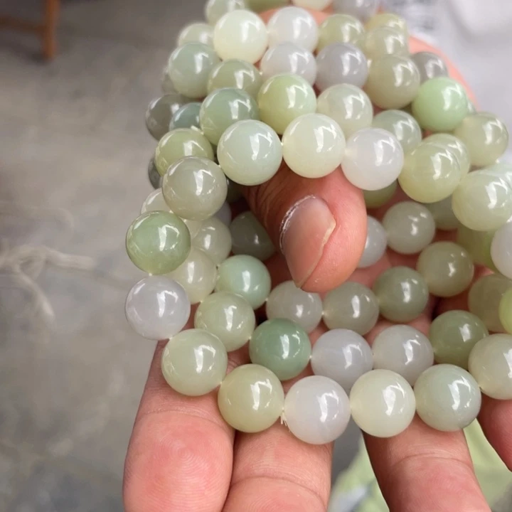 和田玉未镶嵌颈饰多样性发货 ，发其一