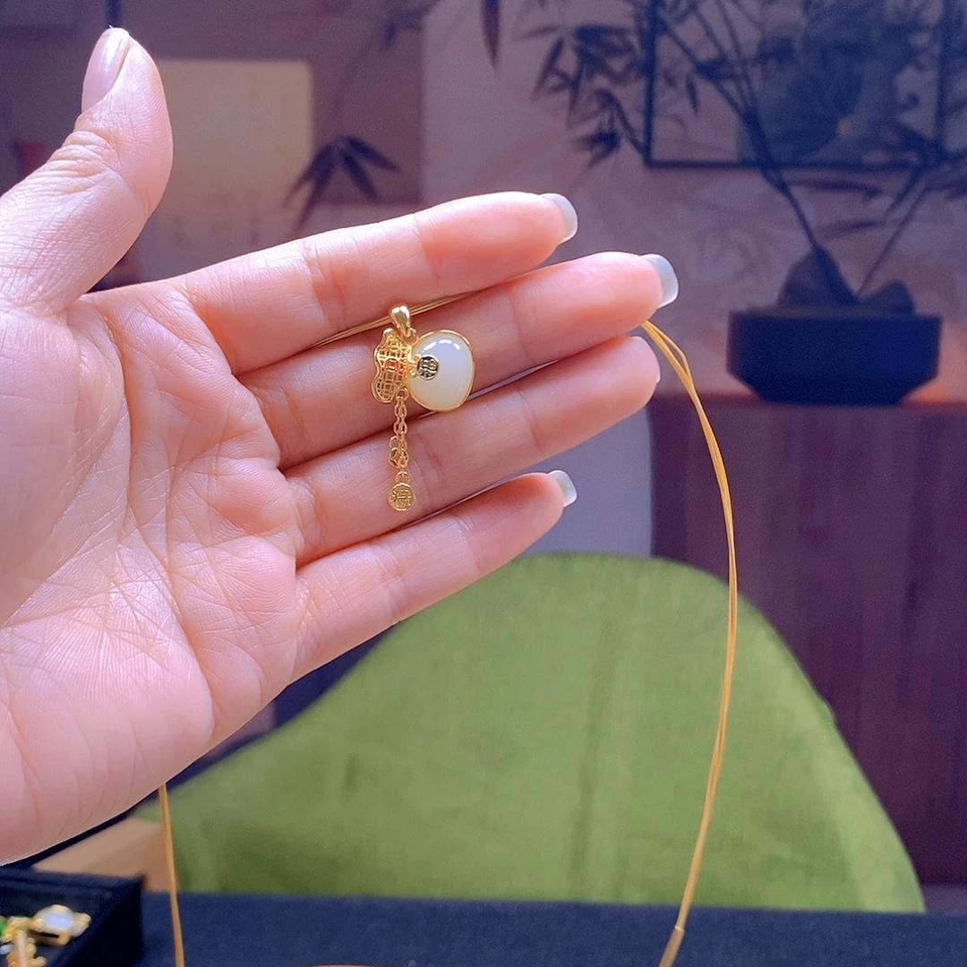 和田玉银S925镶嵌颈饰