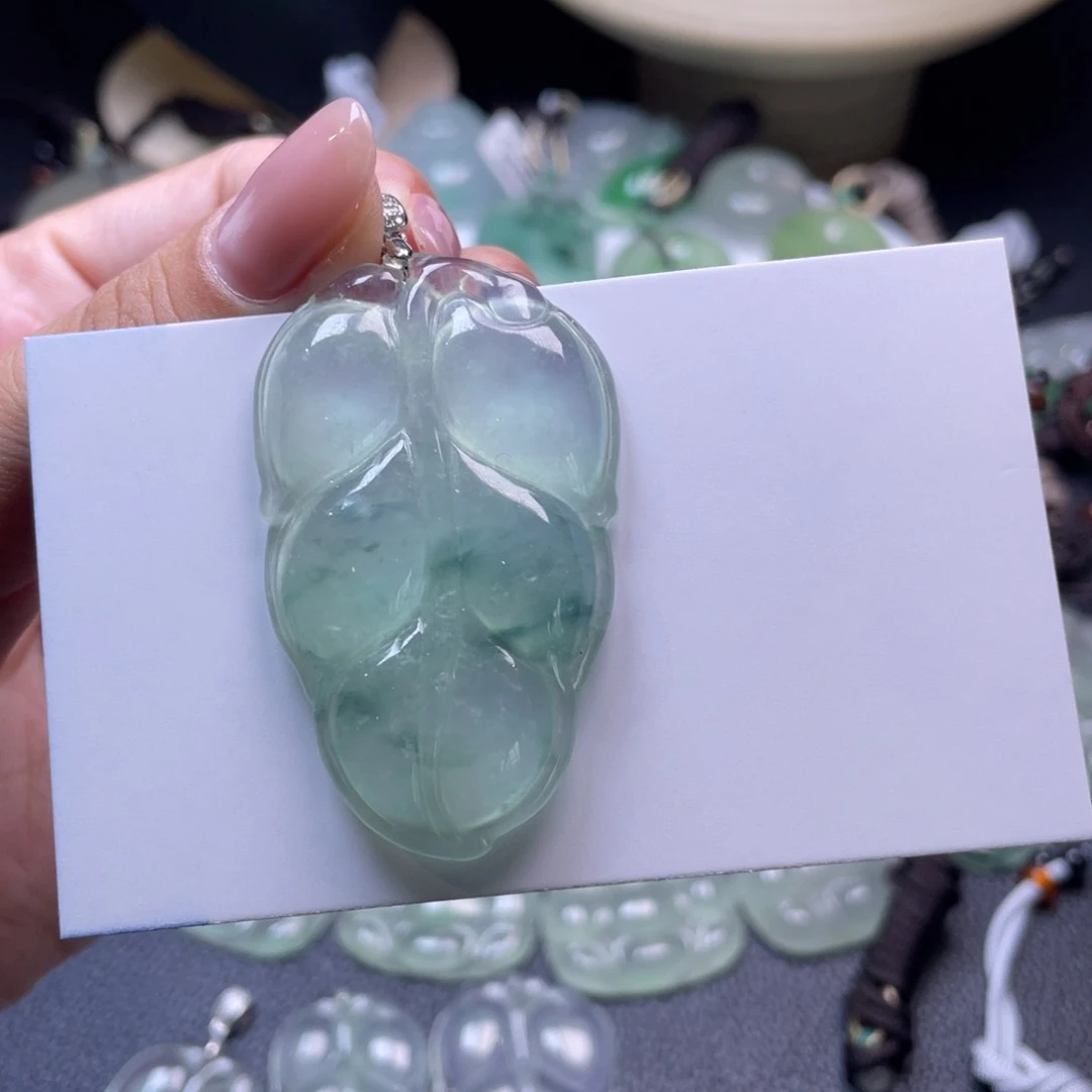 颈饰未镶嵌翡翠