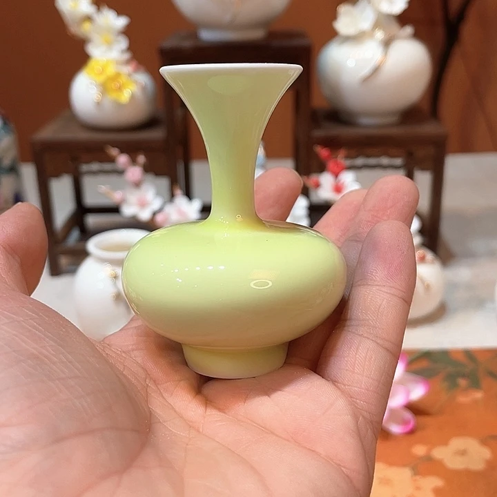 手工陶瓷精致摆件