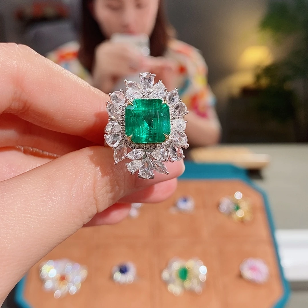 18K金镶嵌戒指祖母绿4.81ct微油vvg吉尔德