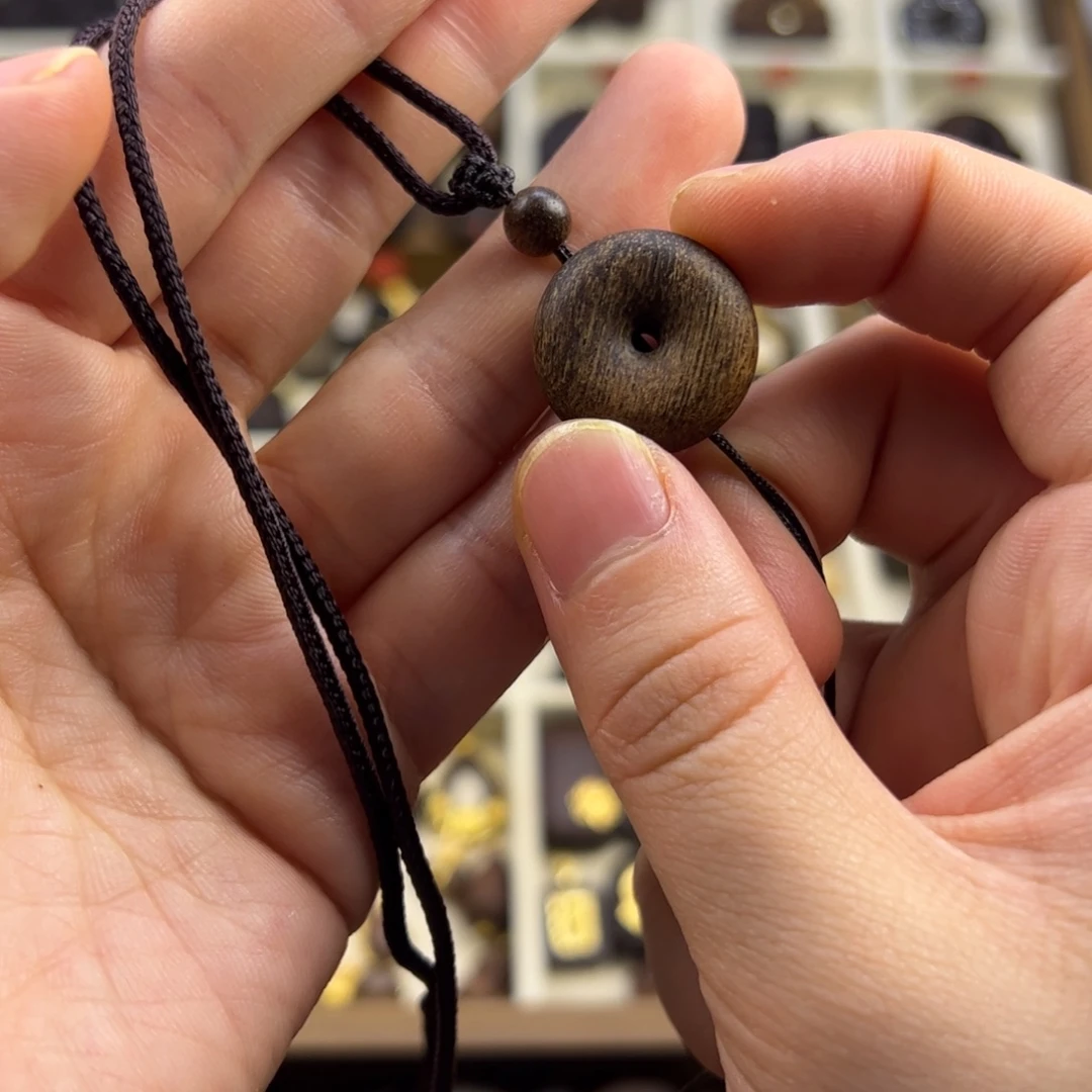木质类平安扣随行脖挂配饰