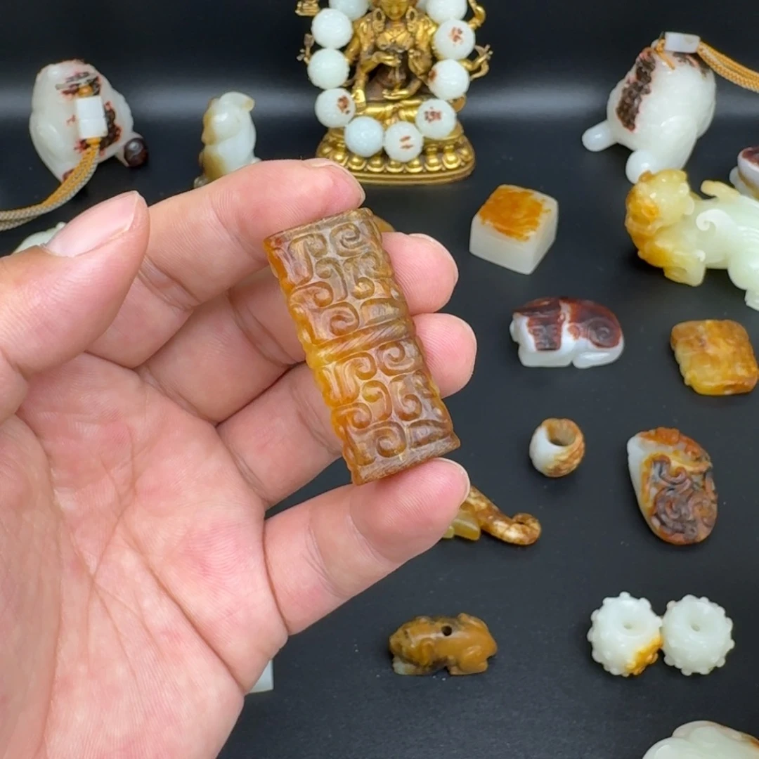 和田玉（糖玉）未镶嵌颈饰醋*