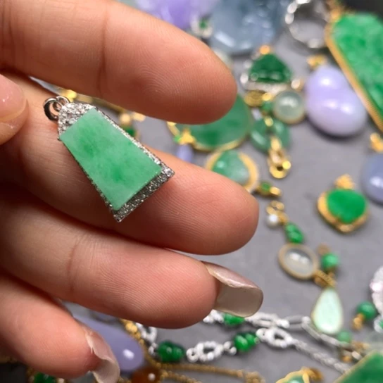 颈饰银S925镶嵌翡翠