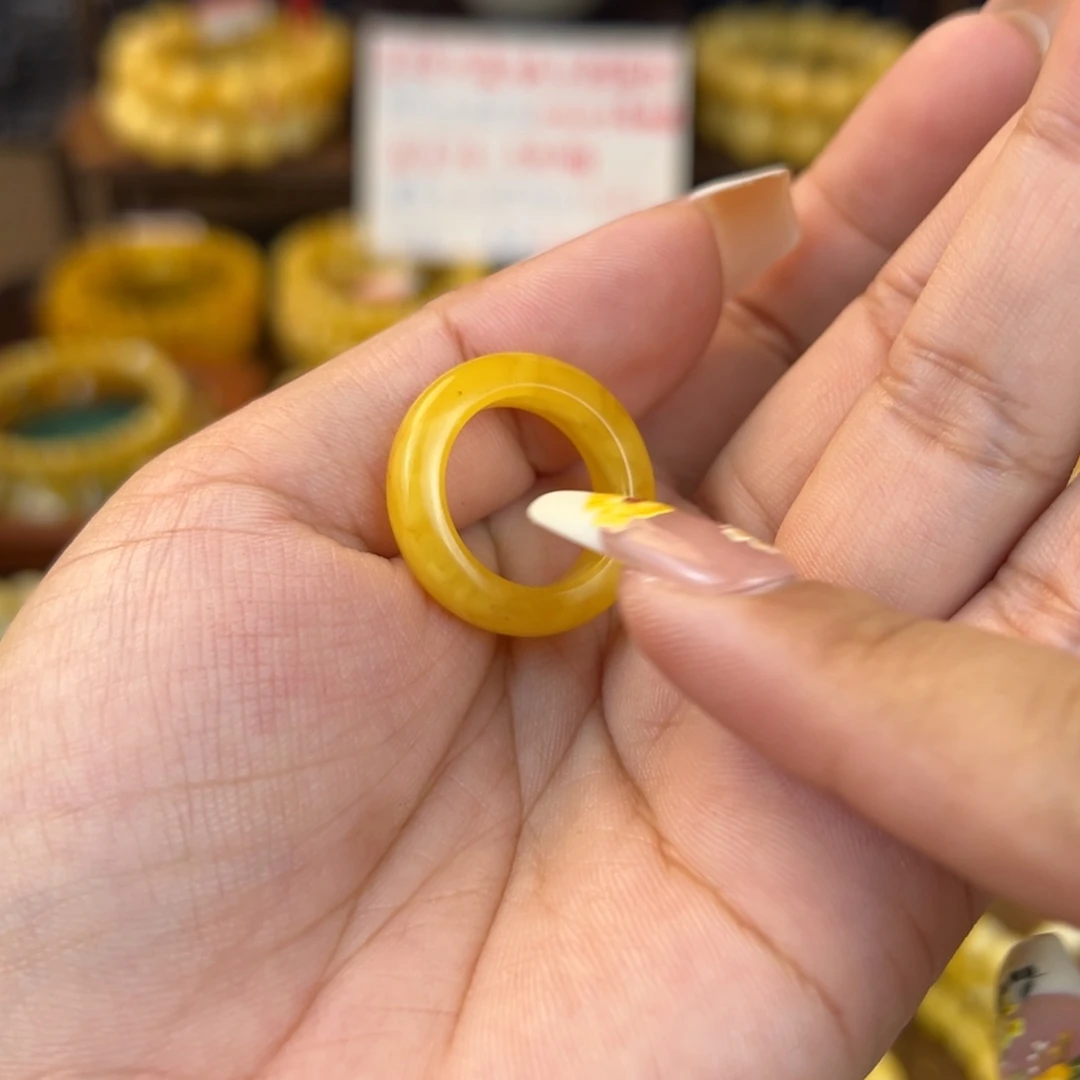 琥珀裸石未镶嵌jjjhhhjjnnm