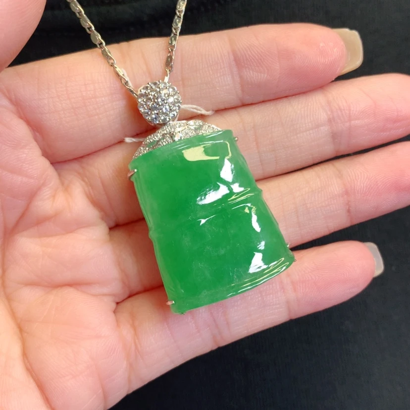 【闪购商品】翡翠18K金镶嵌颈饰竹节