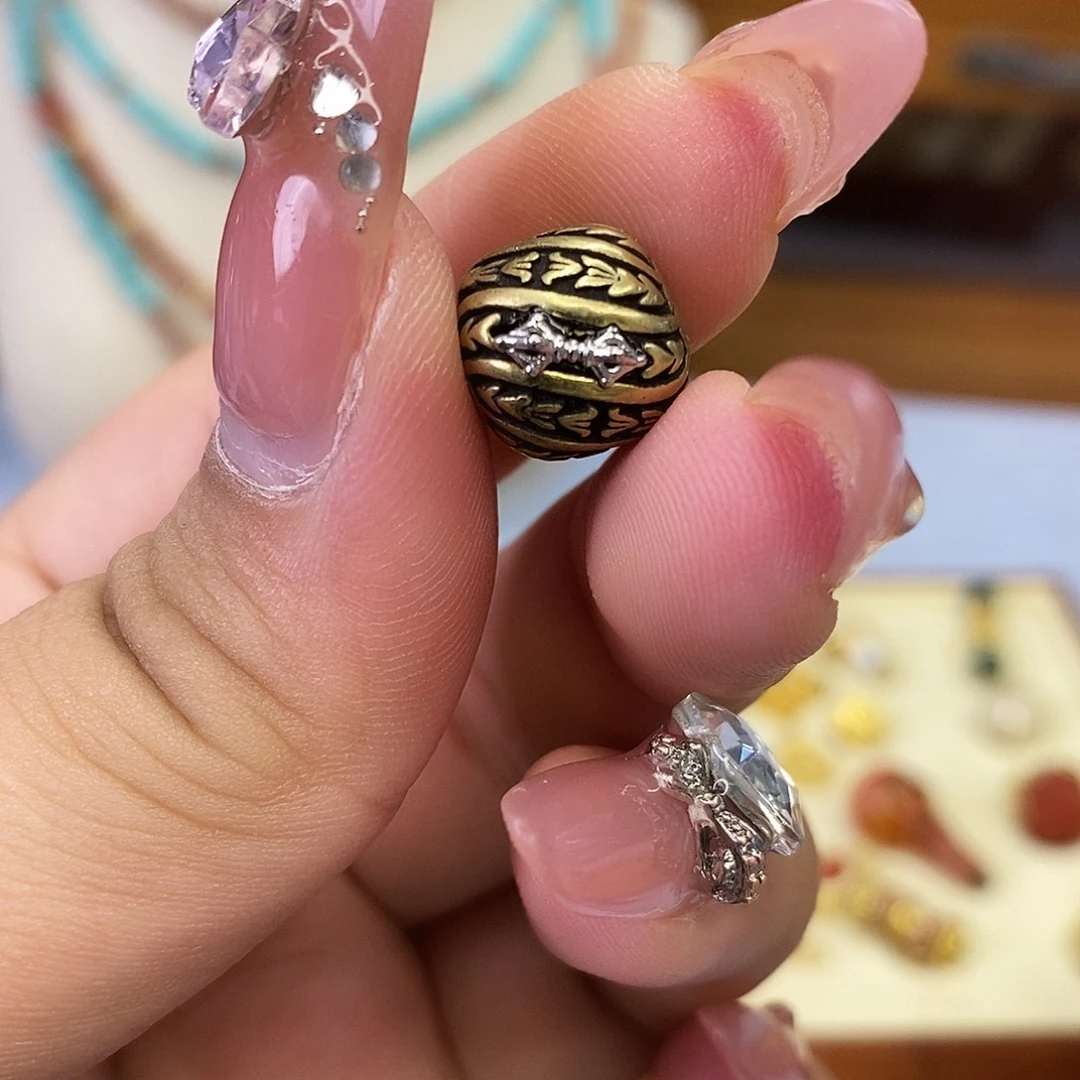 琉璃非金属11m复古雕刻件