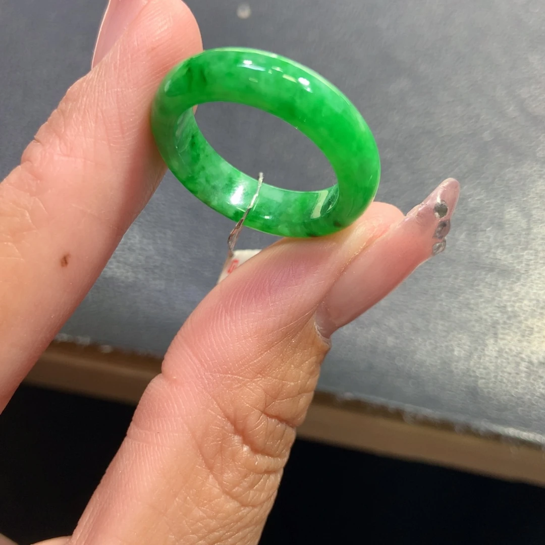 翡翠戒指未镶嵌翡翠
