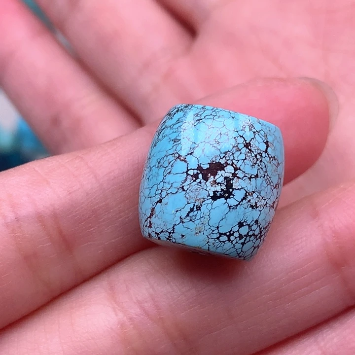 绿松石颈饰未镶嵌