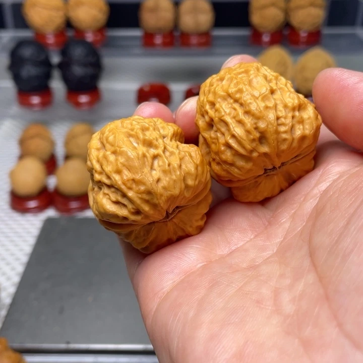 文玩核桃把件13卧莲金蟾