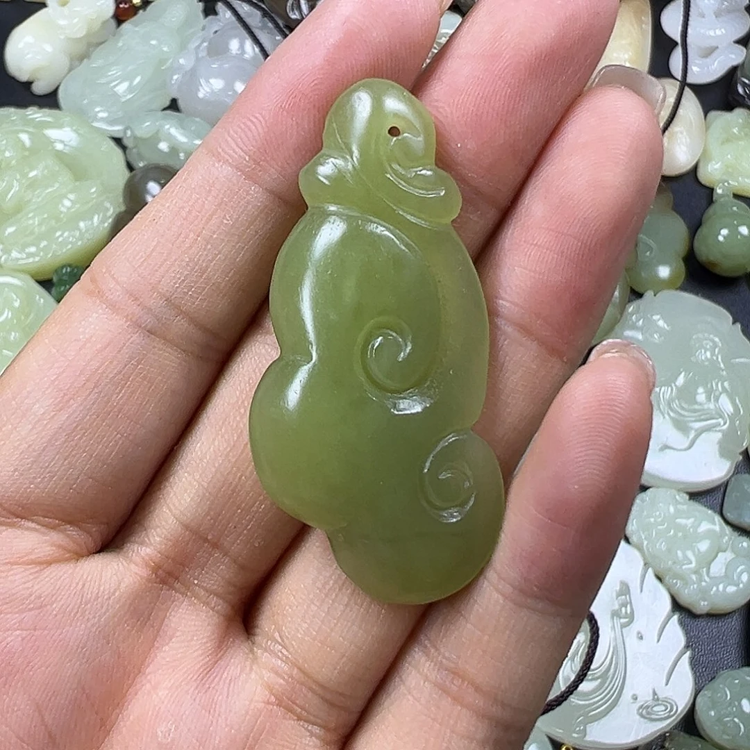 和田玉未镶嵌吊坠(赠链)