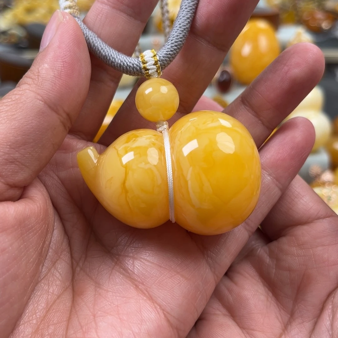 蜜蜡未镶嵌珠宝奇石