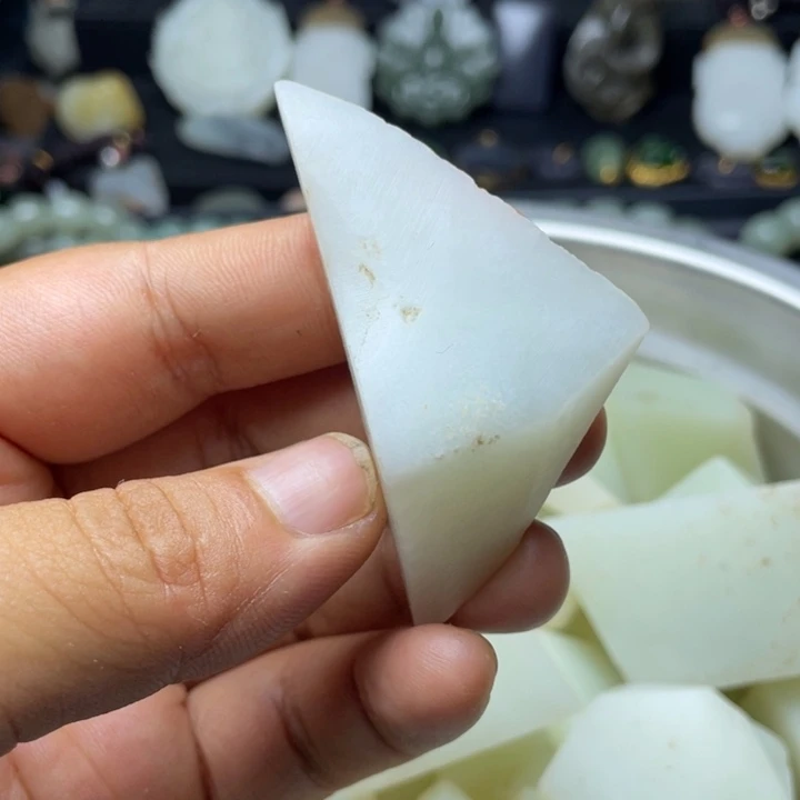 和田玉未镶嵌珠宝半成品