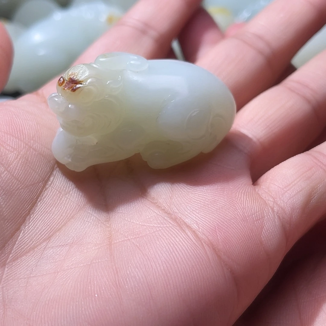 ****儿和田玉未镶嵌颈饰