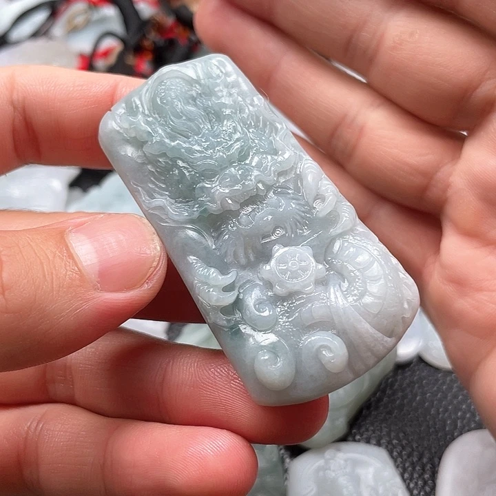 颈饰未镶嵌翡翠饿*瘦翡翠