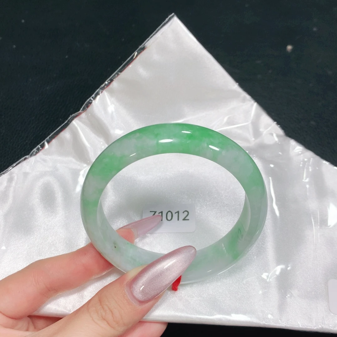 翡翠未镶嵌手镯天然翡翠手镯04