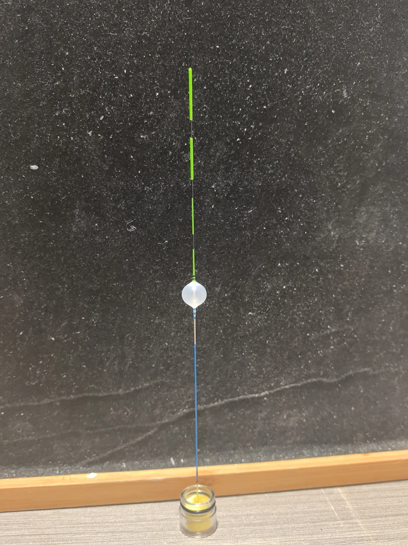 0.8吃铅22厘米阴天尾荧光绿黑手工气泡漂