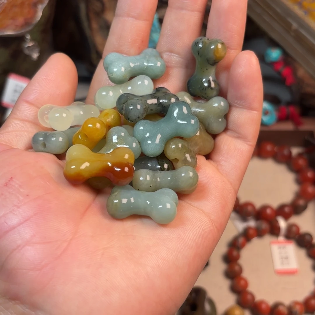 岫岩河磨玉（透闪石质玉）颈饰未镶嵌