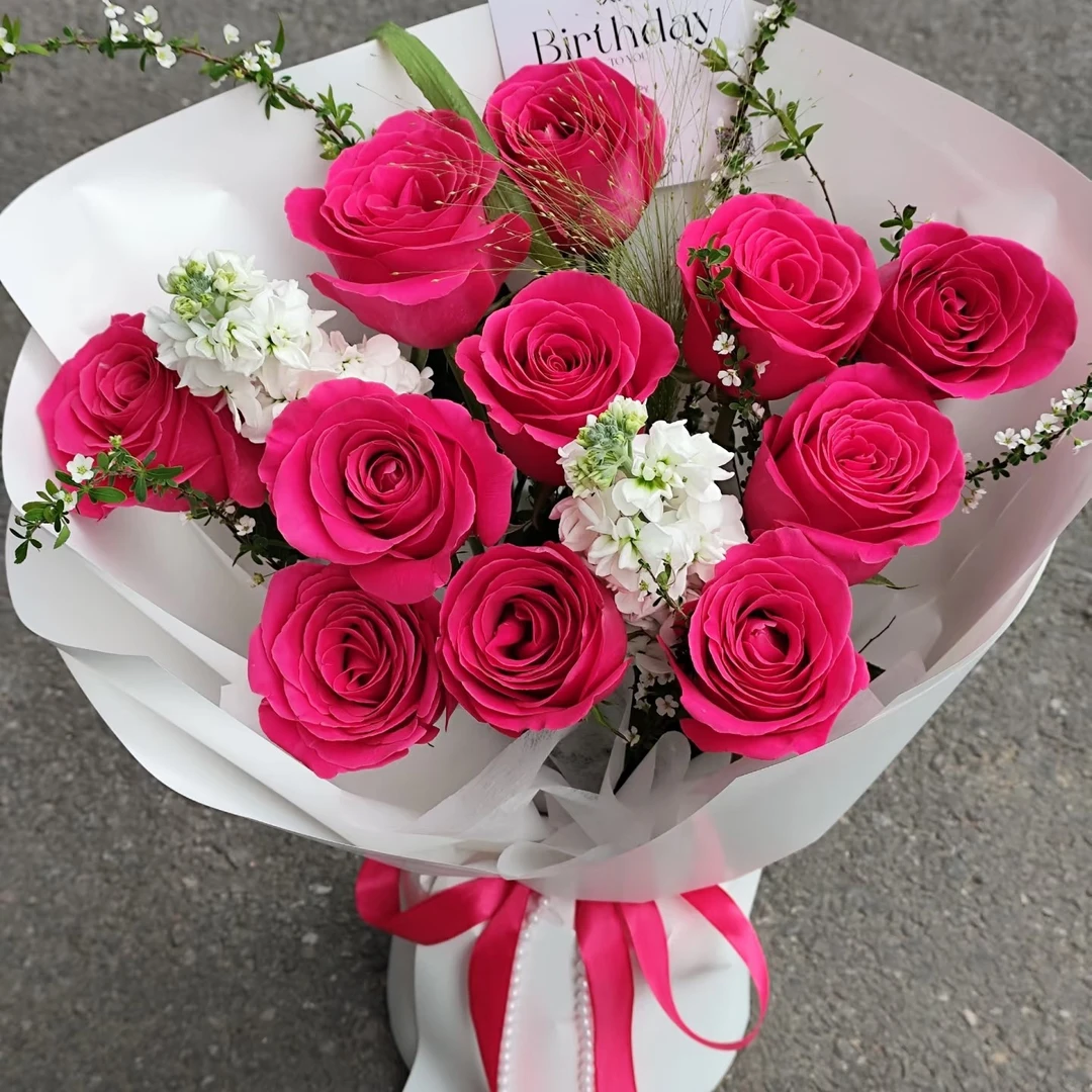 江南花艺11朵弗洛伊德混搭花束。