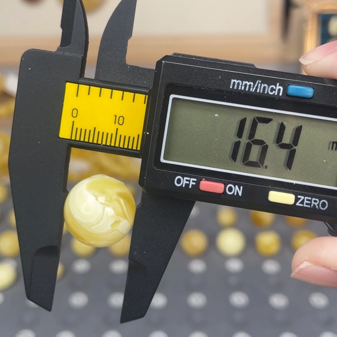 琥珀未镶嵌裸石125号