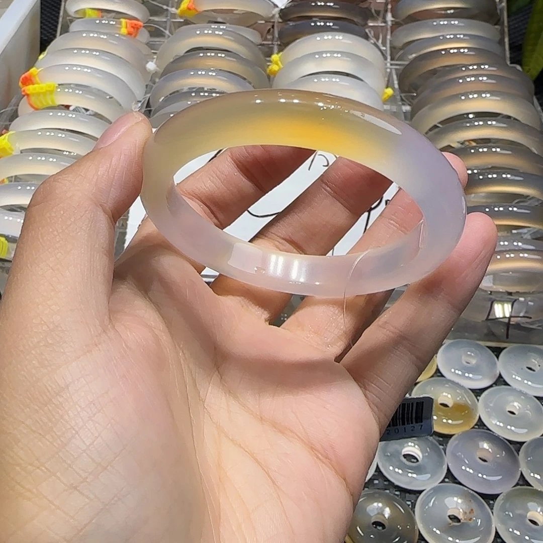 玛瑙/玉髓未镶嵌手镯56一口糖