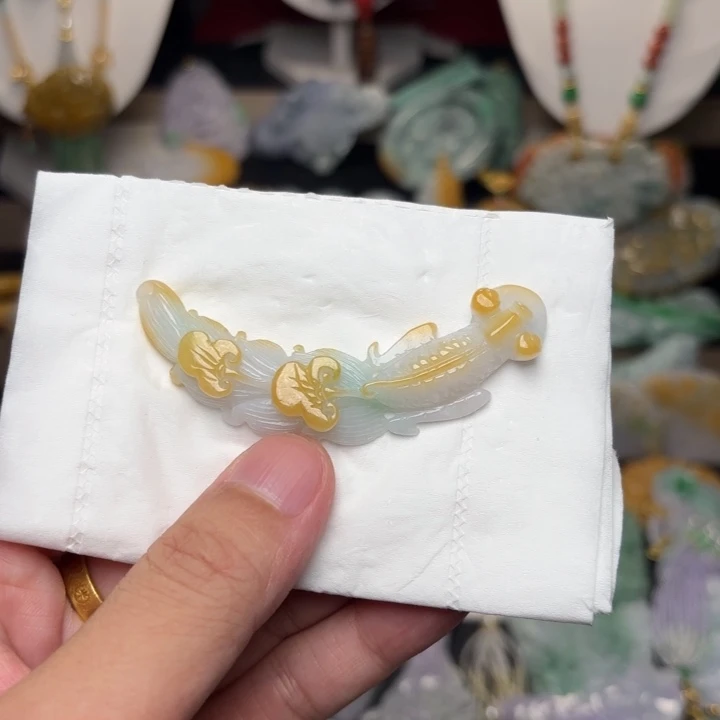 翡翠未镶嵌颈饰吊坠