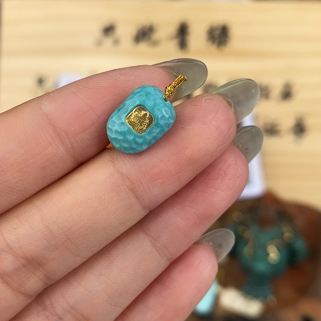 未镶嵌绿松石珠宝奇石