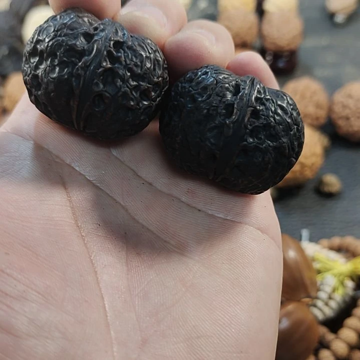 文玩核桃吊坠七彩地闷元宝铁核桃