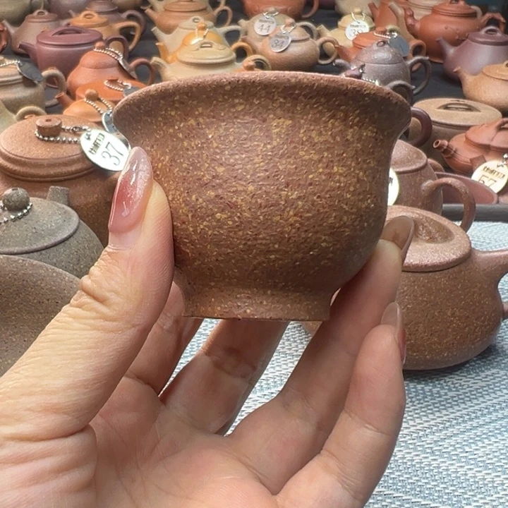 淡***然紫砂壶的造型真的很美