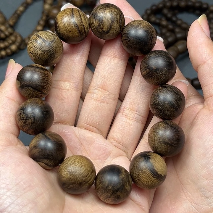 手串沉香白棋虎皮留疤1.8