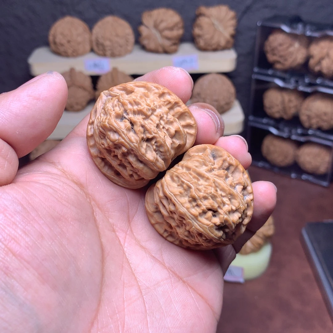 把件文玩核桃三角白