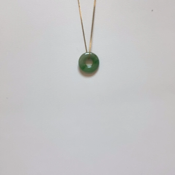 翡翠未镶嵌颈饰简单