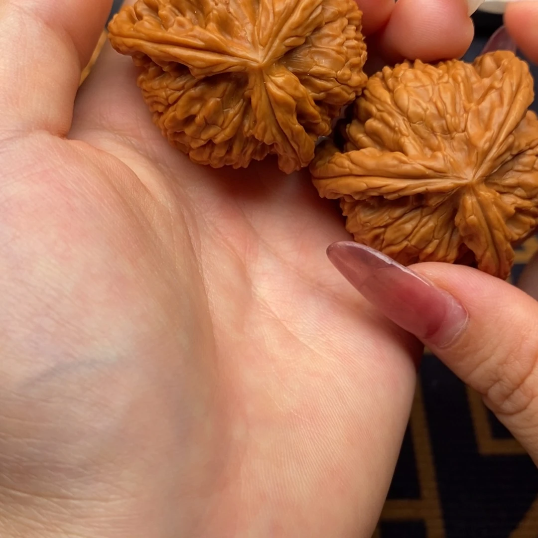 梦***澜文玩核桃吊坠白狮子