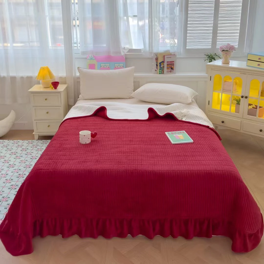 小雅家～定制款加厚牛奶绒夹棉大花边榻榻米纯色床盖加绒单床盖